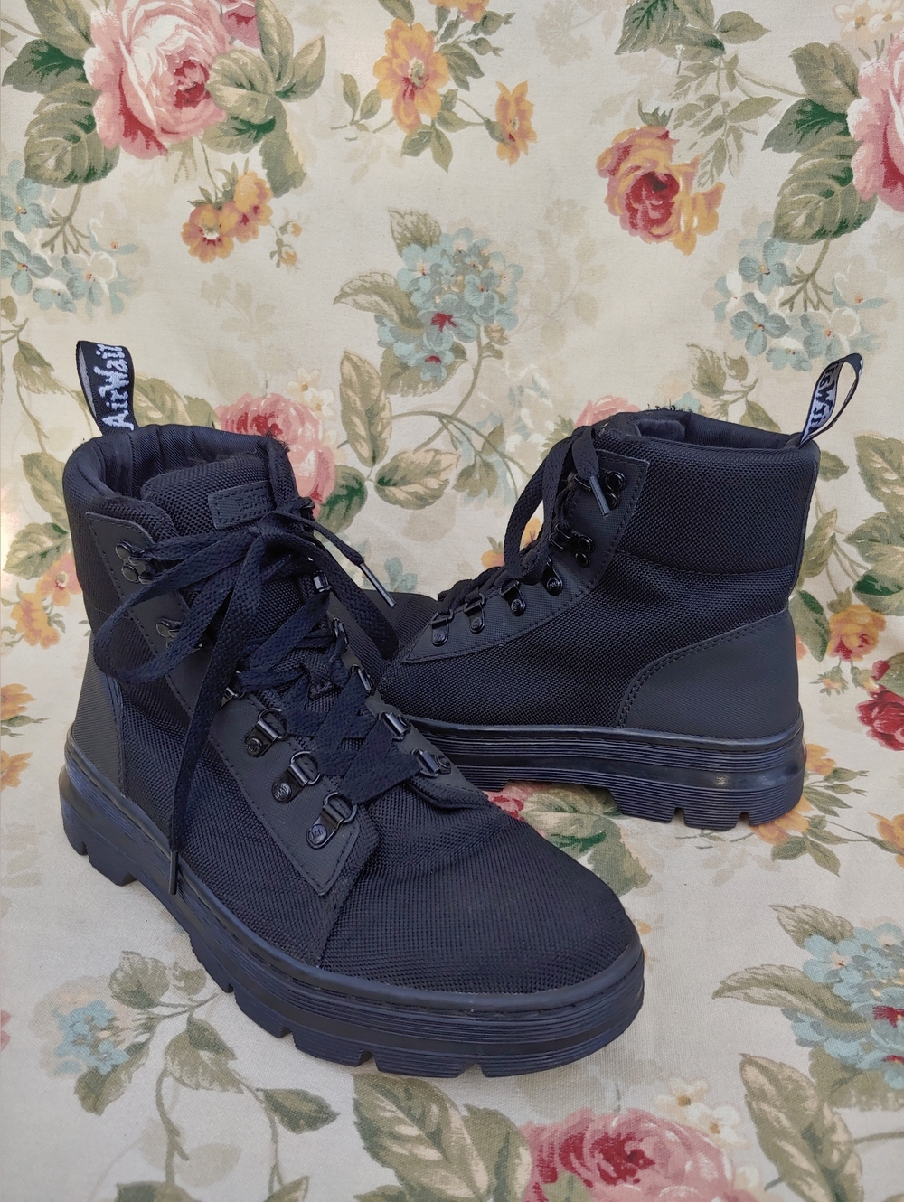 Dr. Martens Combs Women's Combat Black Lace-Up Hiking Boots size US 9